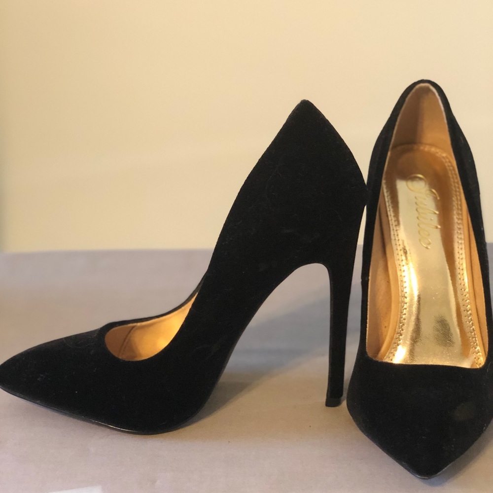 Jubilee Vitto Black Vegan Suede Pointed Toe Pump - Picture 4 of 7